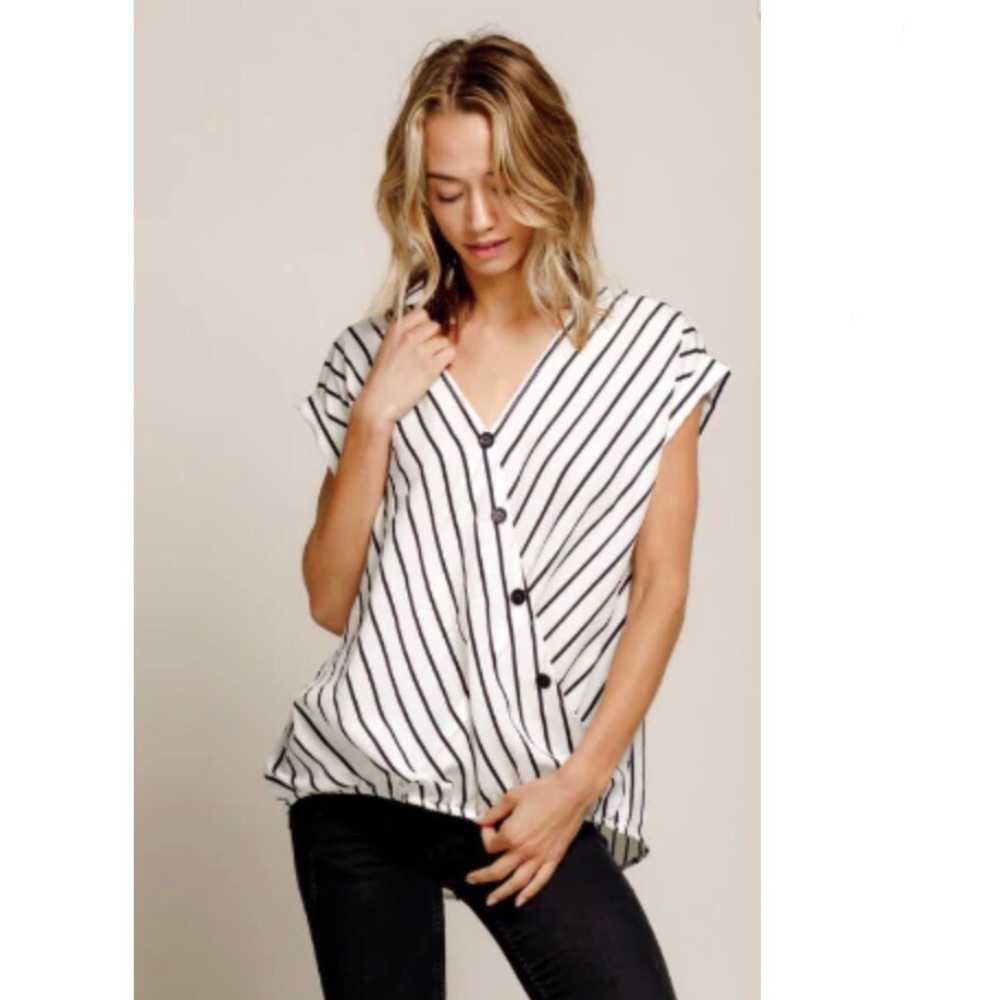 NWT Black and White Striped Blouse, diagonal buttons, cap sleeves, size small